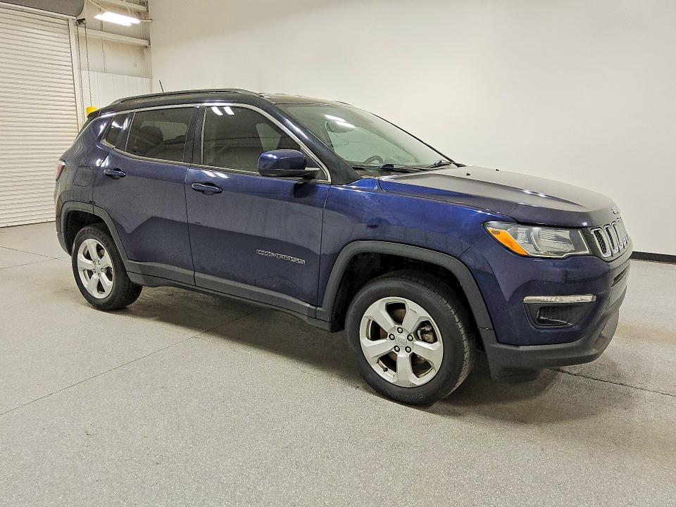 67381786 :رقم المزاد ، 3C4NJDBB3JT192222 vin ، 2018 Jeep Compass مزاد بيع