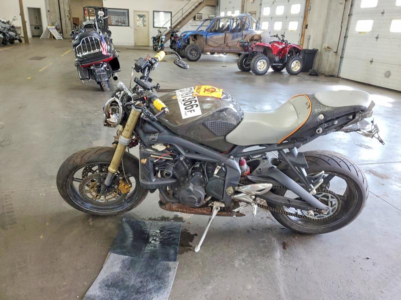67197366 :رقم المزاد ، SMTD01NE58J339324 vin ، 2008 Triumph Motorcycle Street Triple مزاد بيع