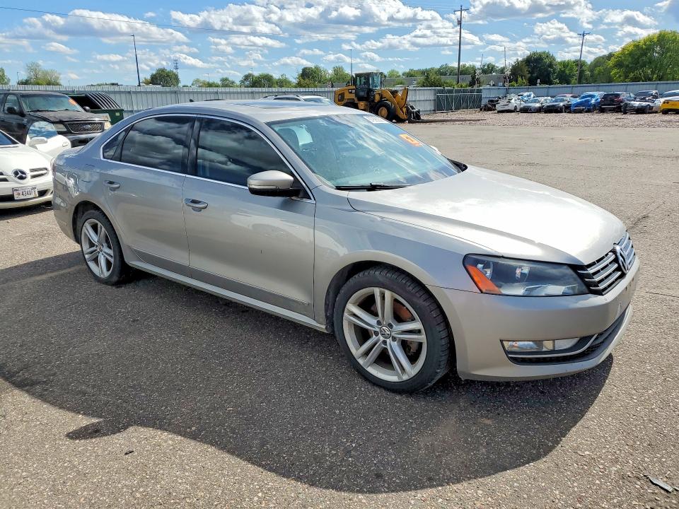 2013 Volkswagen Passat მანქანა იყიდება აუქციონზე, vin: 1VWCN7A33DC050263, აუქციონის ნომერი: 67926836