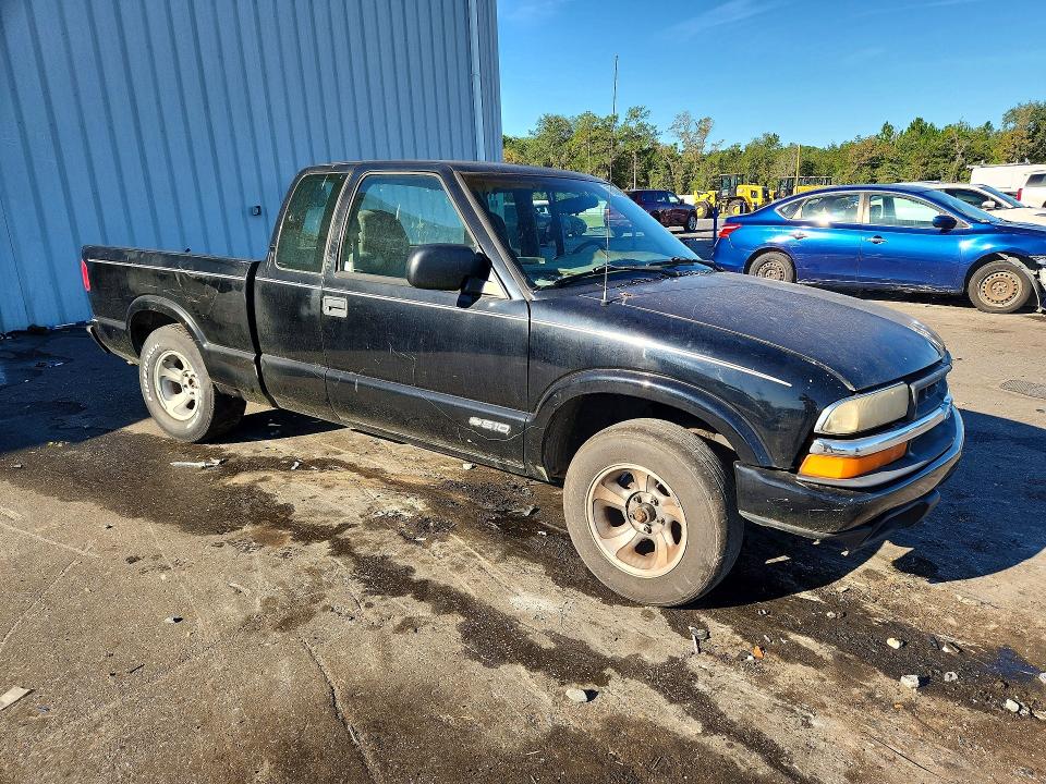70343276 :رقم المزاد ، 1GCCS1943W8235215 vin ، 1998 Chevrolet S Truck مزاد بيع