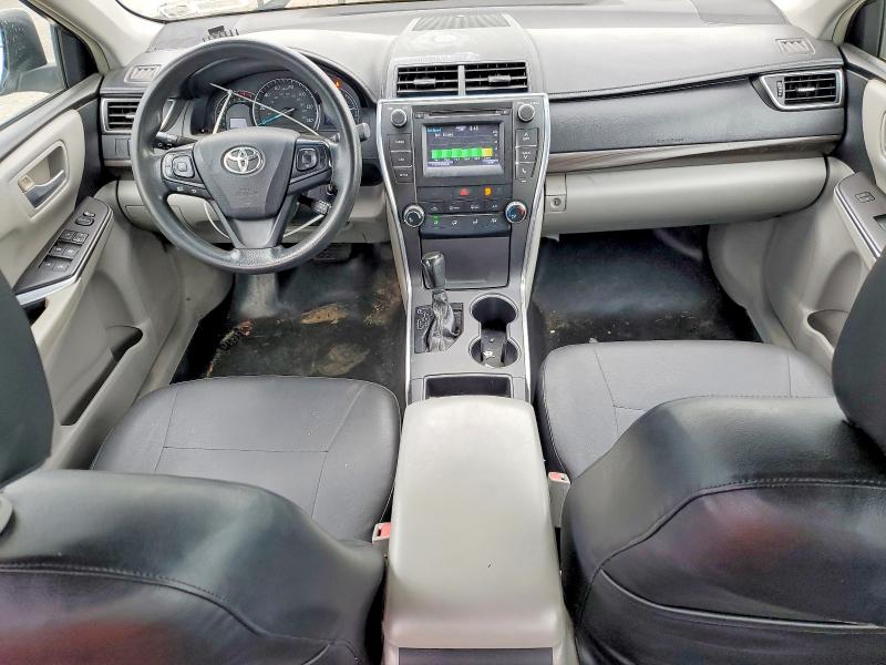 70100066 :رقم المزاد ، 4T1BF1FKXFU035678 vin ، 2015 Toyota Camry مزاد بيع