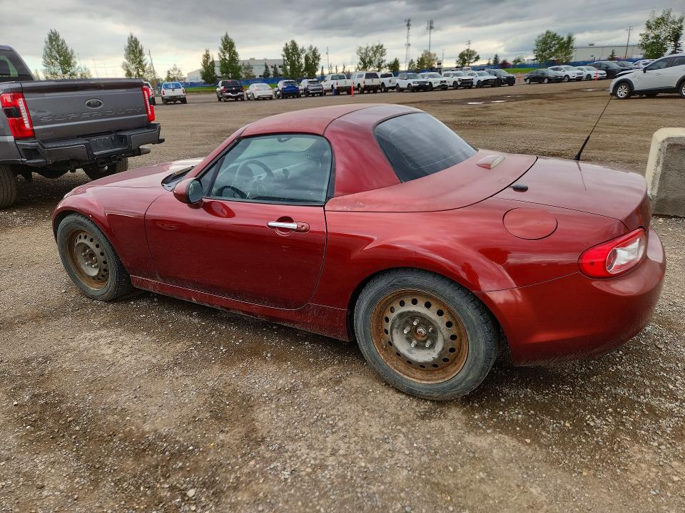 68242176 :رقم المزاد ، JM1NC2PF2B0215109 vin ، 2011 Mazda Mx-5 Miata مزاد بيع