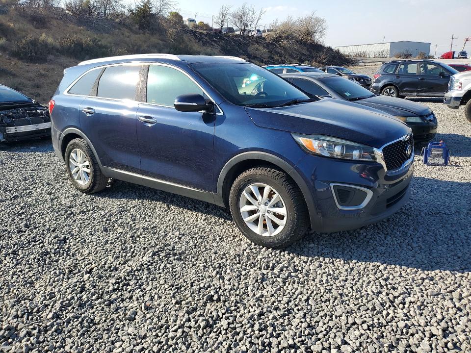 69261986 :رقم المزاد ، 5XYPG4A33HG265589 vin ، 2017 Kia Sorento مزاد بيع