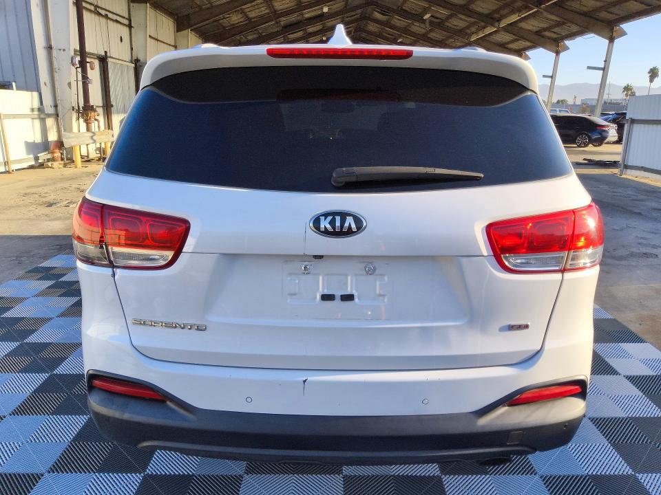 65374956 :رقم المزاد ، 5XYPG4A32HG296784 vin ، 2017 Kia Sorento مزاد بيع