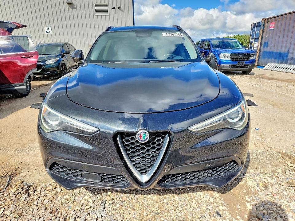 69967746 :رقم المزاد ، ZASFAKPN2J7B87407 vin ، 2018 Alfa Romeo Stelvio مزاد بيع
