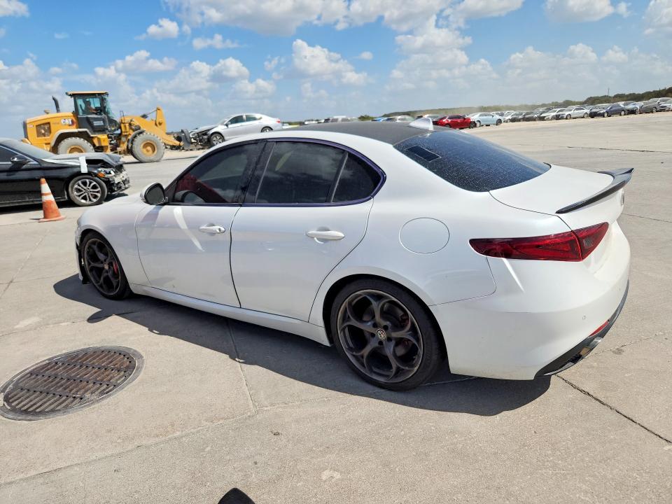 2017 Alfa Romeo Giulia მანქანა იყიდება აუქციონზე, vin: ZARFAECN0H7543661, აუქციონის ნომერი: 69253586