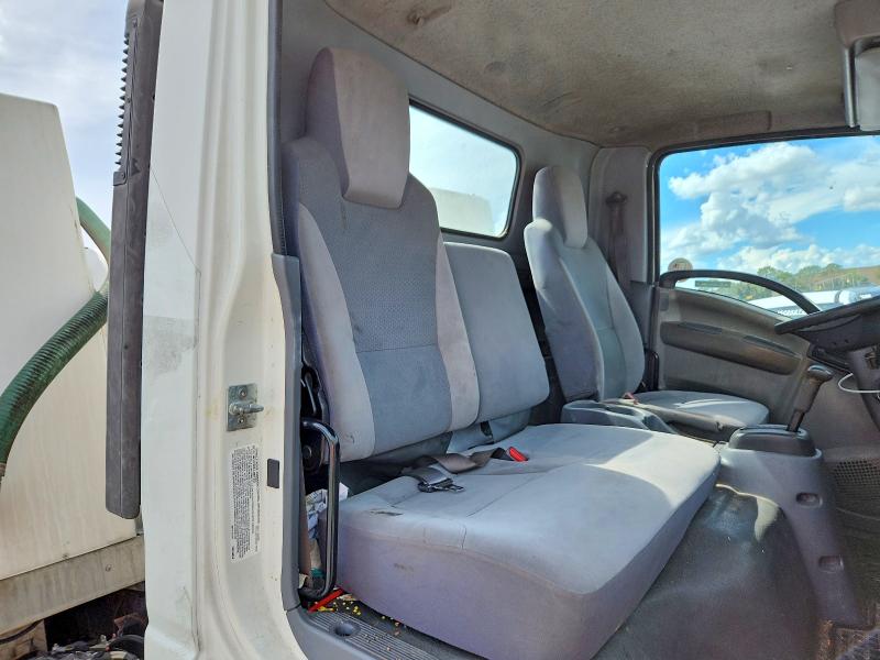 70492396 :رقم المزاد ، 54DCDW1B5KS810859 vin ، 2019 Chevrolet 4500 مزاد بيع