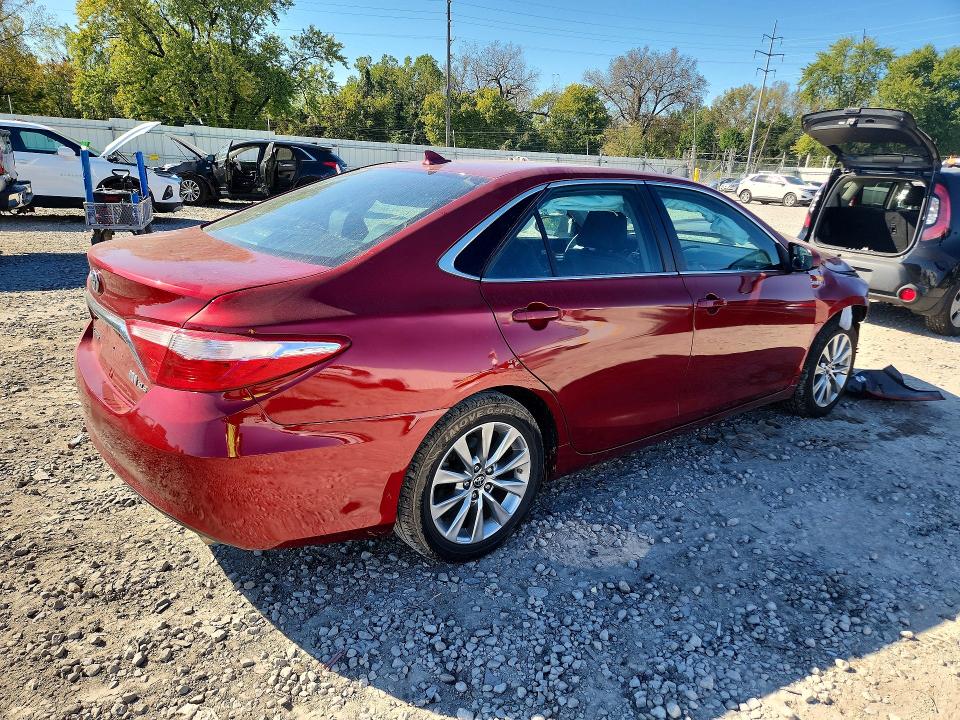 2017 Toyota Camry Hybrid მანქანა იყიდება აუქციონზე, vin: 4T1BD1FK6HU204300, აუქციონის ნომერი: 70712026