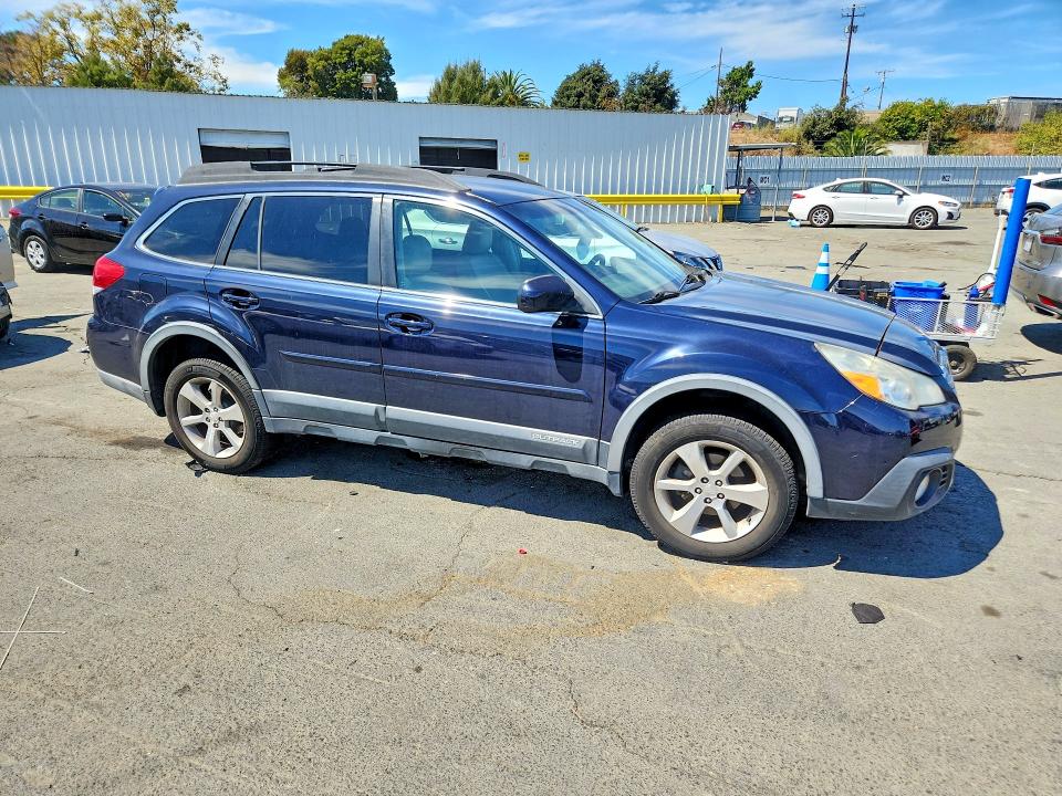 68111486 :رقم المزاد ، 4S4BRBKC9E3243258 vin ، 2014 Subaru Outback مزاد بيع