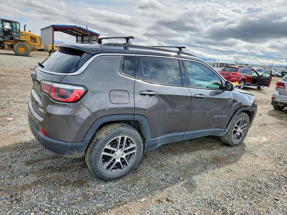 67870116 :رقم المزاد ، 3C4NJDBB4JT470206 vin ، 2018 Jeep Compass مزاد بيع