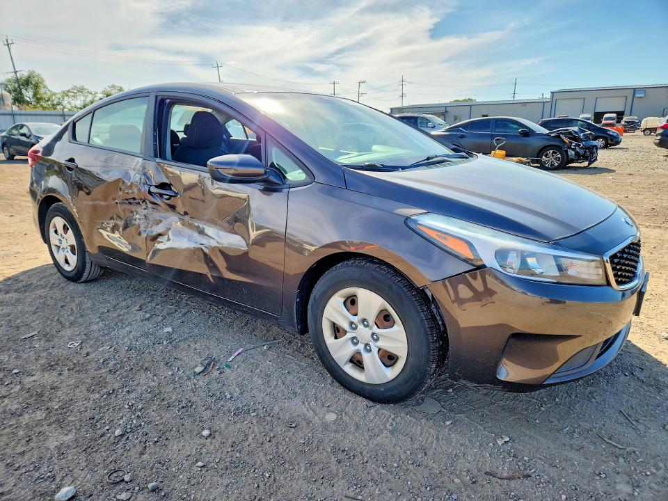 2017 Kia Forte მანქანა იყიდება აუქციონზე, vin: 3KPFK4A77HE046645, აუქციონის ნომერი: 68867936