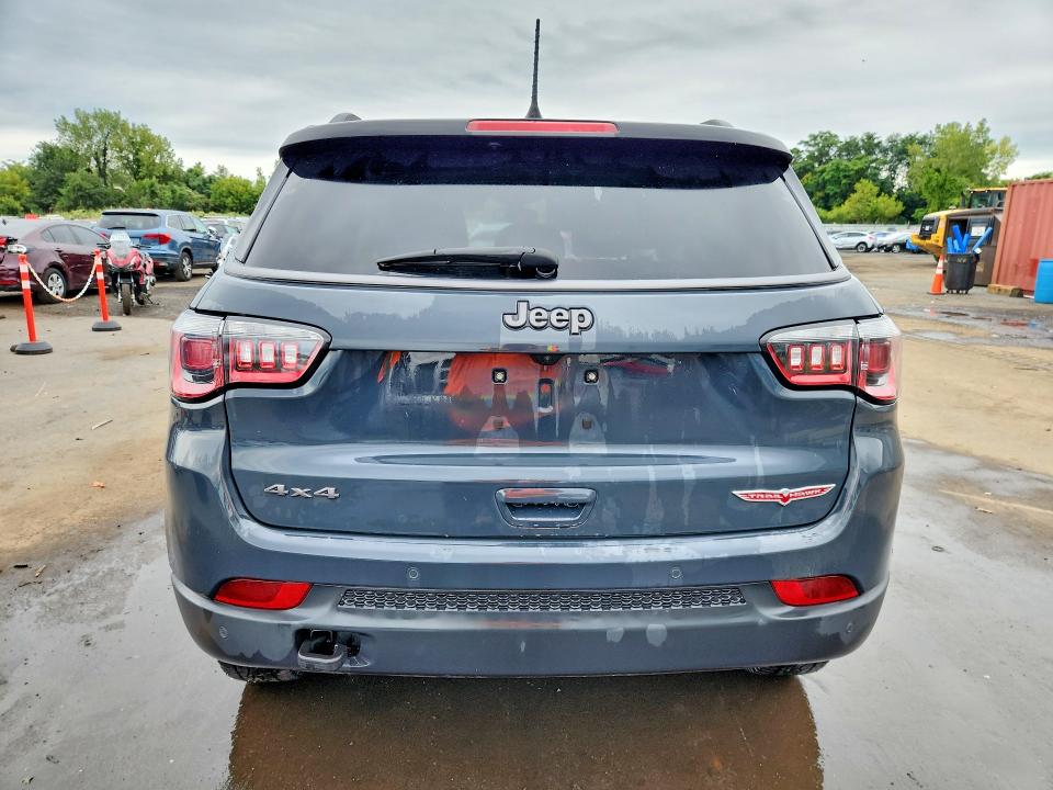 67450836 :رقم المزاد ، 3C4NJDDB0HT667879 vin ، 2017 Jeep Compass مزاد بيع