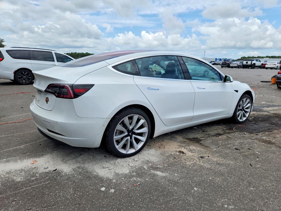 Продажа на аукционе авто 2018 Tesla Model 3, vin: 5YJ3E1EA6JF013764, номер лота: 69690786