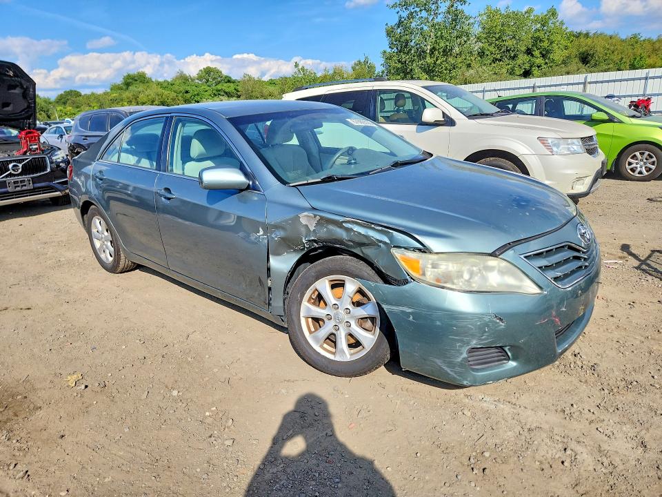 67686536 :رقم المزاد ، 4T1BF3EK6BU692033 vin ، 2011 Toyota Camry مزاد بيع