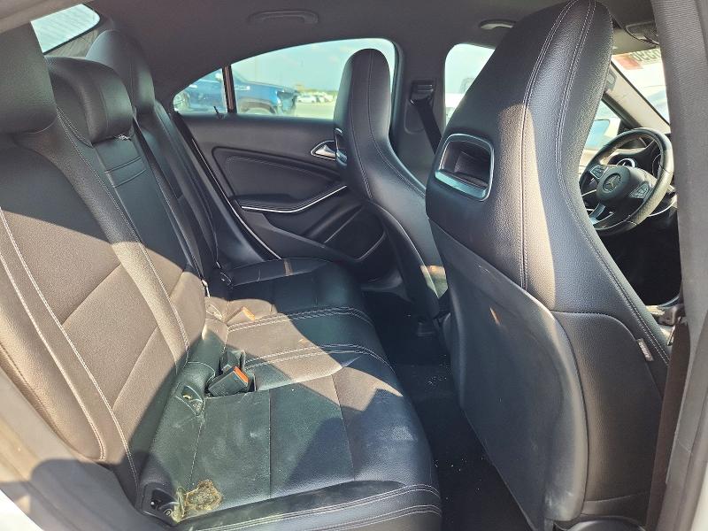 70296596 :رقم المزاد ، WDDSJ4EB1JN637772 vin ، 2018 Mercedes-benz Cla مزاد بيع