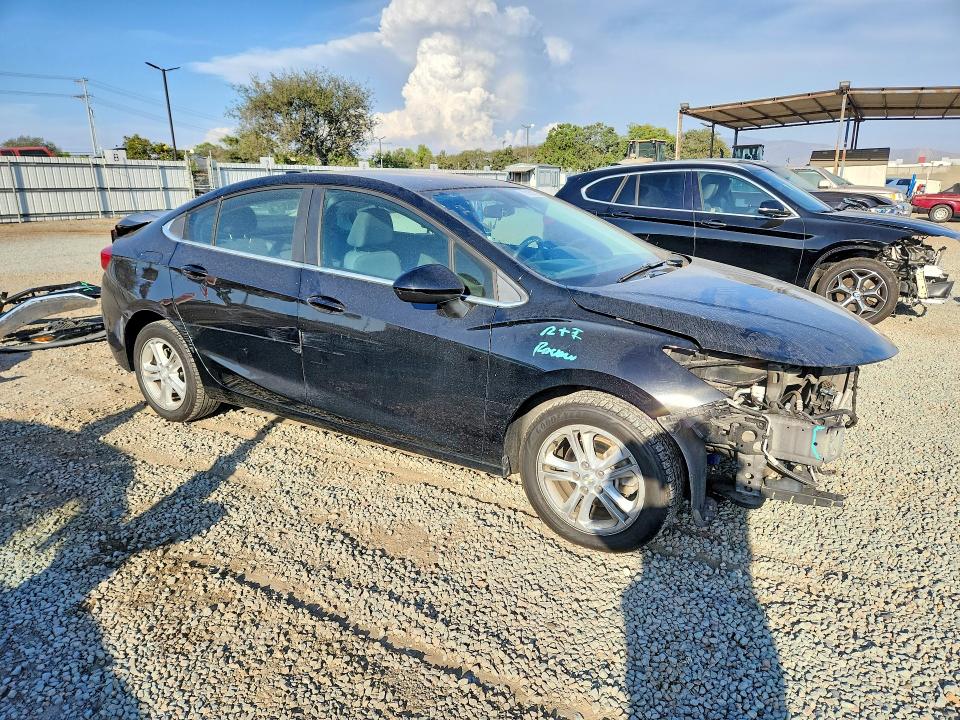 2018 Chevrolet Cruze მანქანა იყიდება აუქციონზე, vin: 1G1BE5SM7J7232569, აუქციონის ნომერი: 70159876