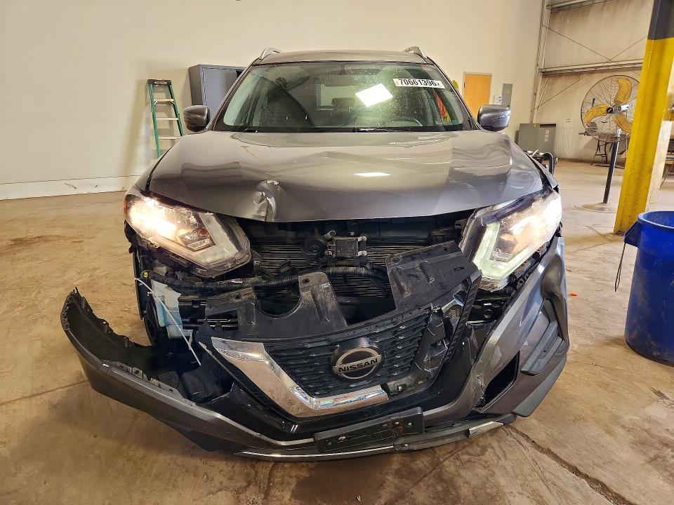 70661396 :رقم المزاد ، JN8AT2MV5JW312167 vin ، 2018 Nissan Rogue مزاد بيع