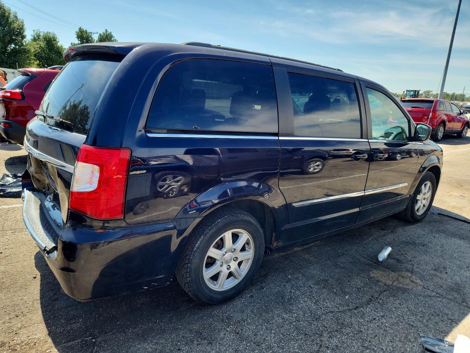 69108786 :رقم المزاد ، 2A4RR5DG9BR636985 vin ، 2011 Chrysler Town & Country مزاد بيع