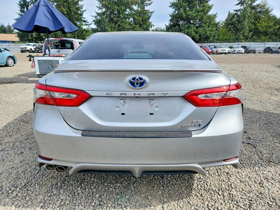 2018 Toyota Camry Hybrid მანქანა იყიდება აუქციონზე, vin: 4T1B21HK7JU007984, აუქციონის ნომერი: 70023286