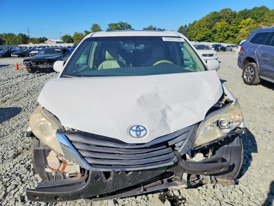 Продаж на аукціоні авто 2011 Toyota Sienna, vin: 5TDYK3DCXBS060807, номер лоту: 70423736