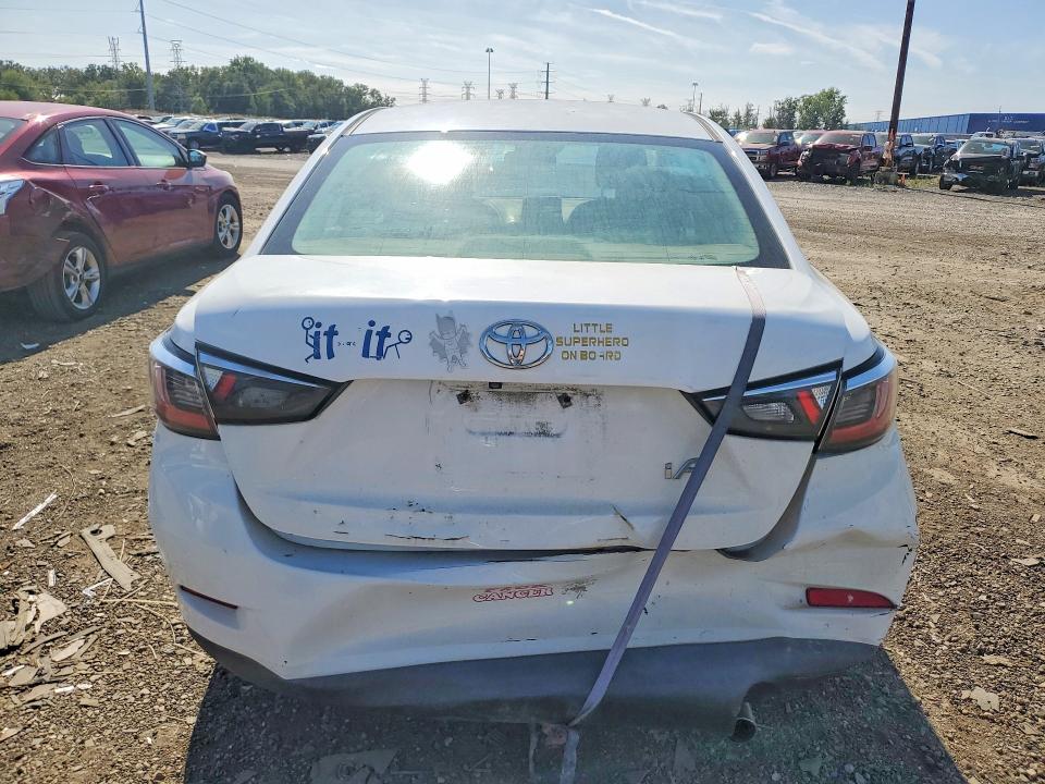 Aukcja sprzedaży 2018 Toyota Yaris Ia, vin: 3MYDLBYV5JY324574, numer aukcji: 68920736