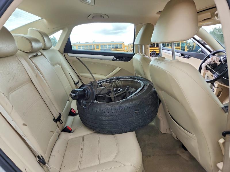 68852386 :رقم المزاد ، 1VWBN7A37DC069524 vin ، 2013 Volkswagen Passat مزاد بيع
