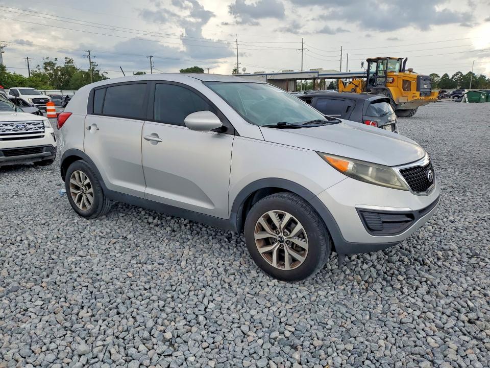 70219416 :رقم المزاد ، KNDPB3AC3F7676283 vin ، 2015 Kia Sportage مزاد بيع