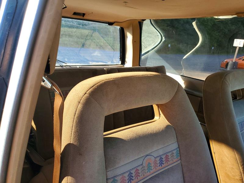 69247256 :رقم المزاد ، 1FMCU14T3JUC83043 vin ، 1988 Ford Bronco Ii مزاد بيع