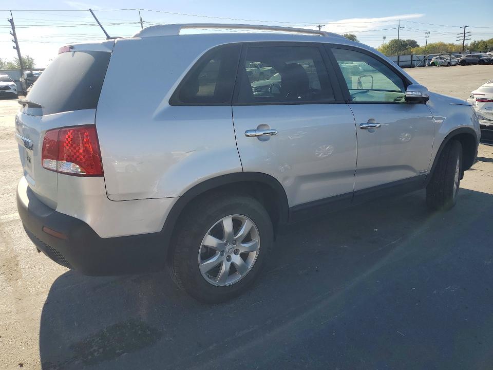 Продажа на аукционе авто 2011 Kia Sorento, vin: 5XYKTDA12BG178469, номер лота: 70500856