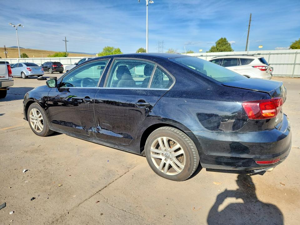 67706206 :رقم المزاد ، 3VW167AJ8HM367138 vin ، 2017 Volkswagen Jetta مزاد بيع