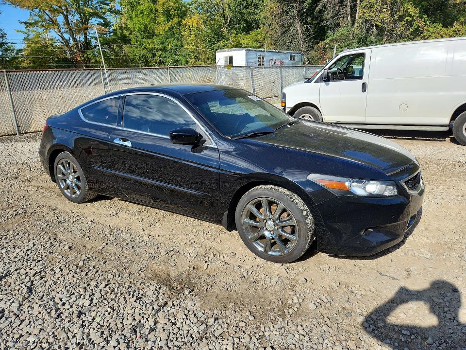 70294666 :رقم المزاد ، 1HGCS228X8A005266 vin ، 2008 Honda Accord مزاد بيع