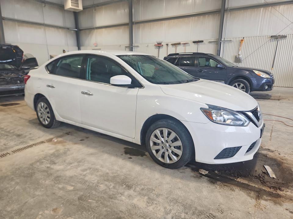 69816916 :رقم المزاد ، 3N1AB7AP4JY205754 vin ، 2018 Nissan Sentra مزاد بيع