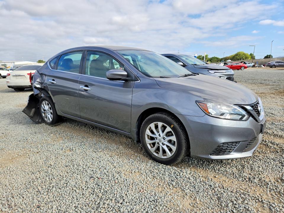 69073306 :رقم المزاد ، 3N1AB7AP0JY253087 vin ، 2018 Nissan Sentra مزاد بيع