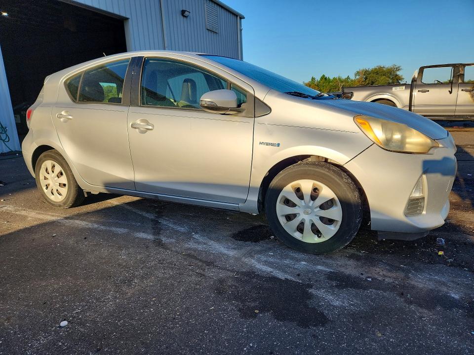 Продажа на аукционе авто 2012 Toyota Prius C, vin: JTDKDTB33C1010784, номер лота: 69842046