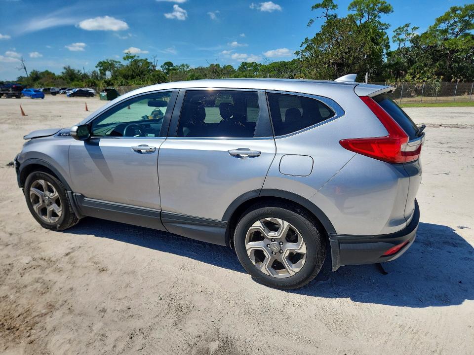 70655176 :رقم المزاد ، 7FARW1H81JE000196 vin ، 2018 Honda Cr-v مزاد بيع