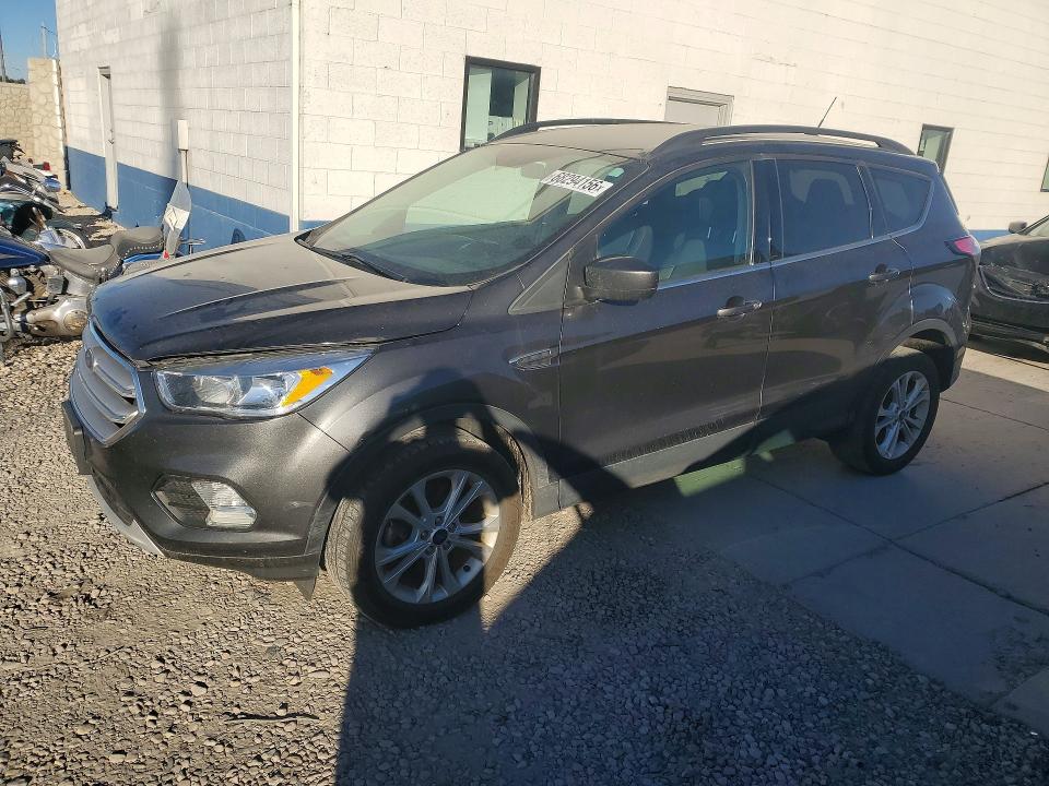 68294156 :رقم المزاد ، 1FMCU9GDXJUD04943 vin ، 2018 Ford Escape مزاد بيع