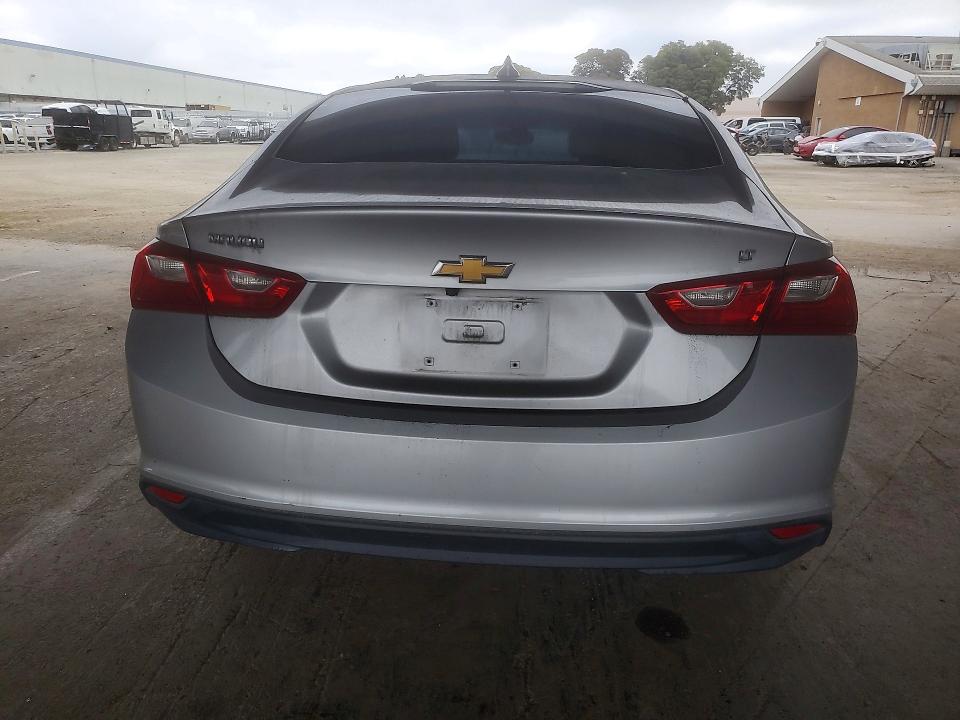 69247126 :رقم المزاد ، 1G1ZD5ST8JF135993 vin ، 2018 Chevrolet Malibu مزاد بيع