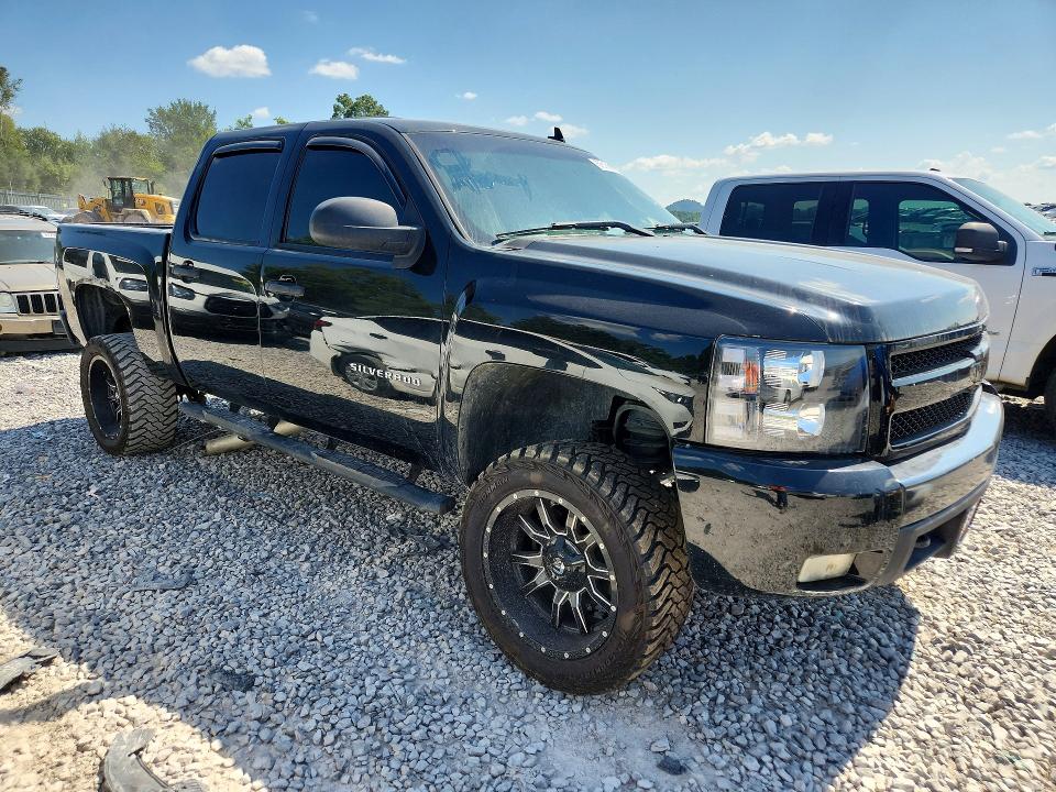 67318656 :رقم المزاد ، 3GCPKSE35BG166438 vin ، 2011 Chevrolet Silverado مزاد بيع