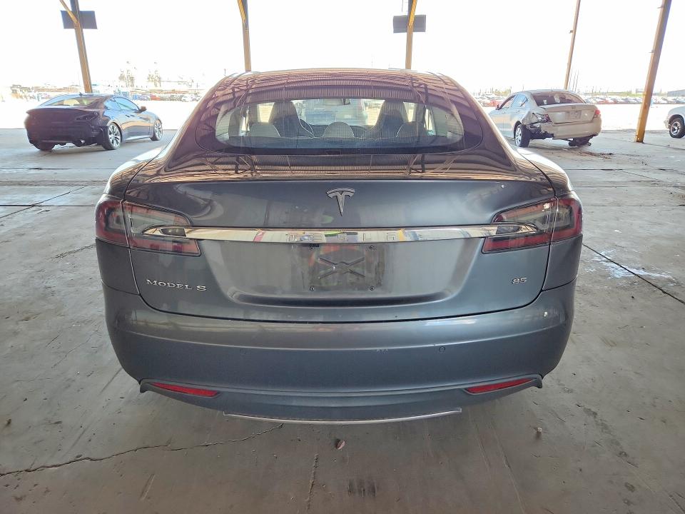 67684746 :رقم المزاد ، 5YJSA1CNXDFP27222 vin ، 2013 Tesla Model S مزاد بيع