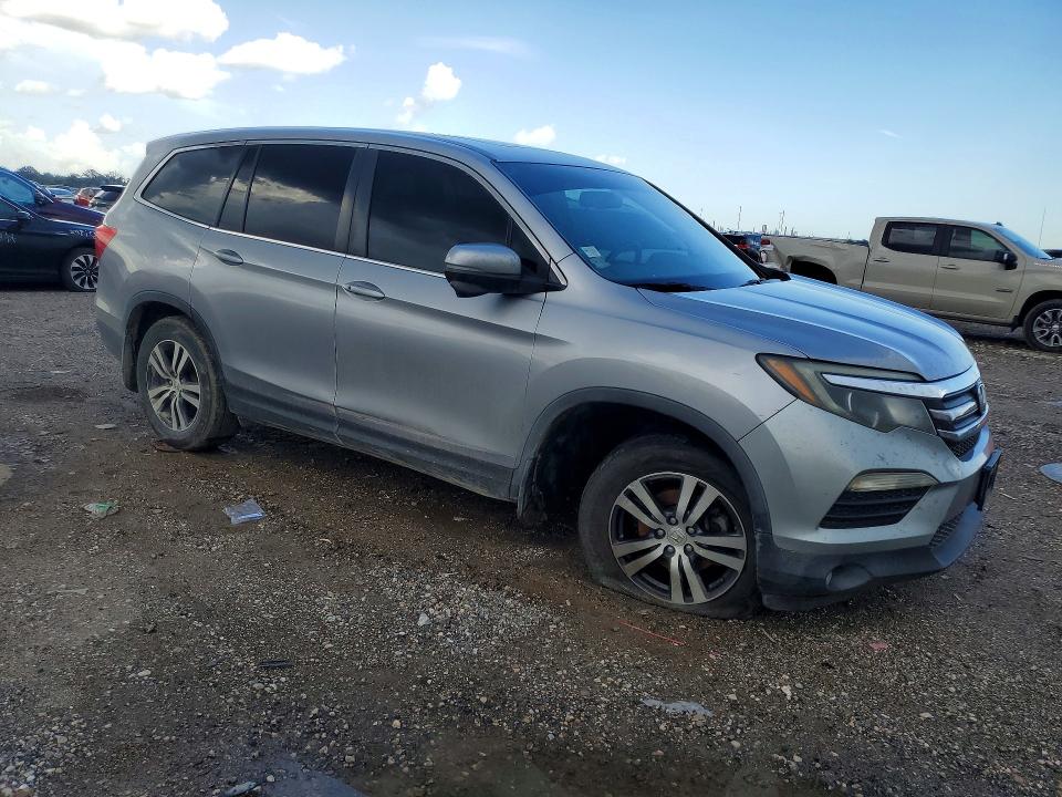 68852646 :رقم المزاد ، 5FNYF5H58JB000670 vin ، 2018 Honda Pilot مزاد بيع