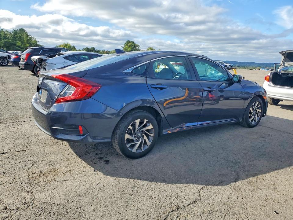 70315046 :رقم المزاد ، 2HGFC2F75JH536961 vin ، 2018 Honda Civic مزاد بيع