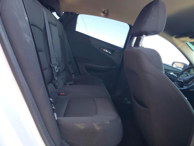 68277276 :رقم المزاد ، 1G1ZC5STXJF104652 vin ، 2018 Chevrolet Malibu مزاد بيع