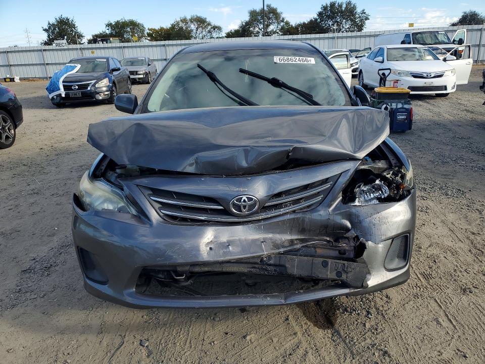 66862466 :رقم المزاد ، 2T1BU4EE1DC008001 vin ، 2013 Toyota Corolla مزاد بيع