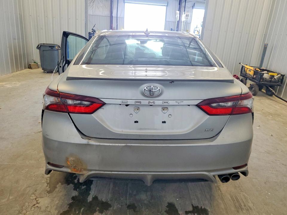 2022 Toyota Camry მანქანა იყიდება აუქციონზე, vin: 4T1G11AK4NU054429, აუქციონის ნომერი: 68502286