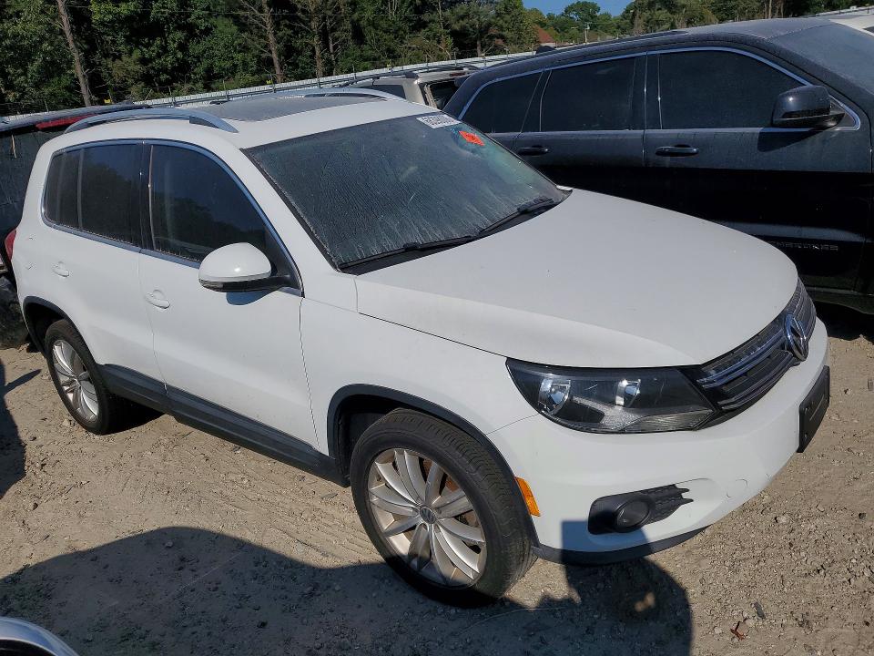 68398006 :رقم المزاد ، WVGBV7AX1FW555958 vin ، 2015 Volkswagen Tiguan مزاد بيع
