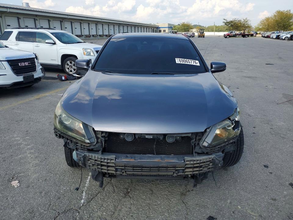 69065776 :رقم المزاد ، 1HGCR2F81DA077196 vin ، 2013 Honda Accord مزاد بيع
