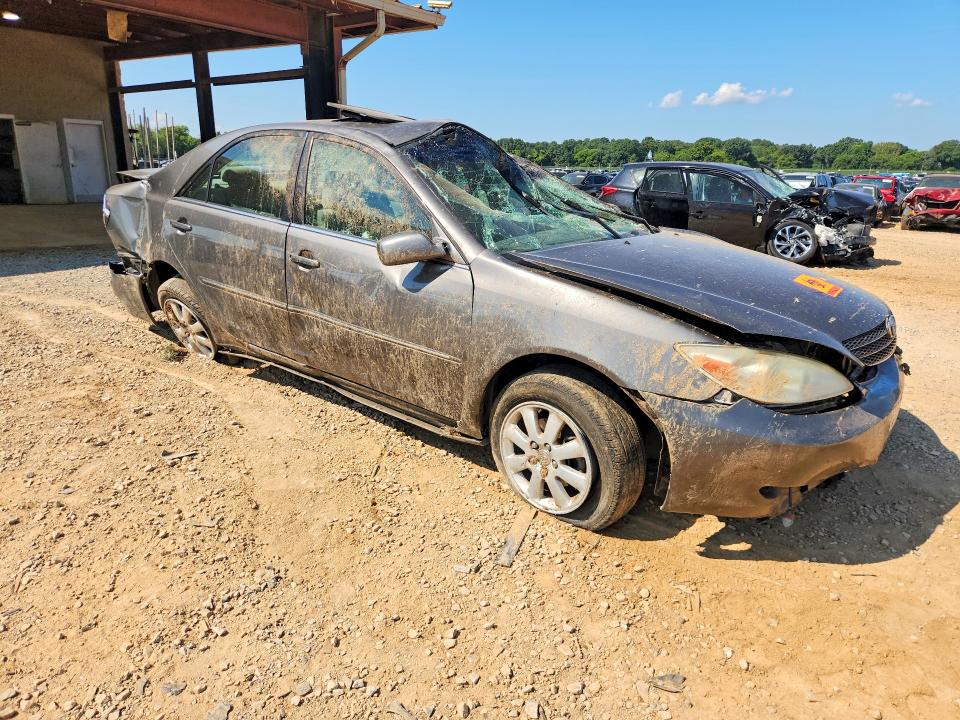 2004 Toyota Camry მანქანა იყიდება აუქციონზე, vin: 4T1BE32K54U823236, აუქციონის ნომერი: 67553236