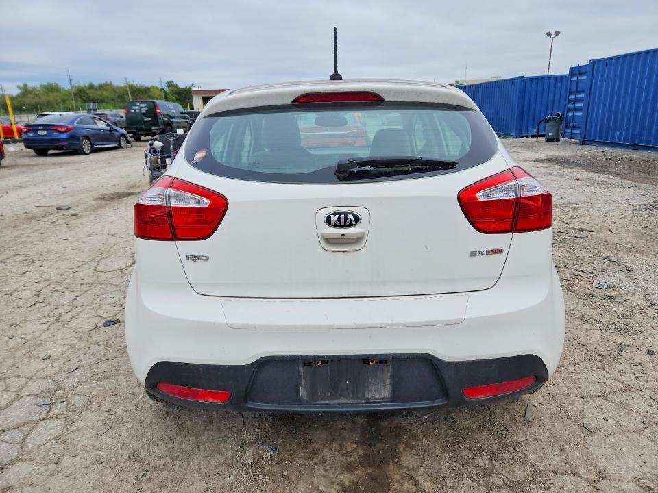69713046 :رقم المزاد ، KNADN5A36F6435505 vin ، 2015 Kia Rio 5-door مزاد بيع