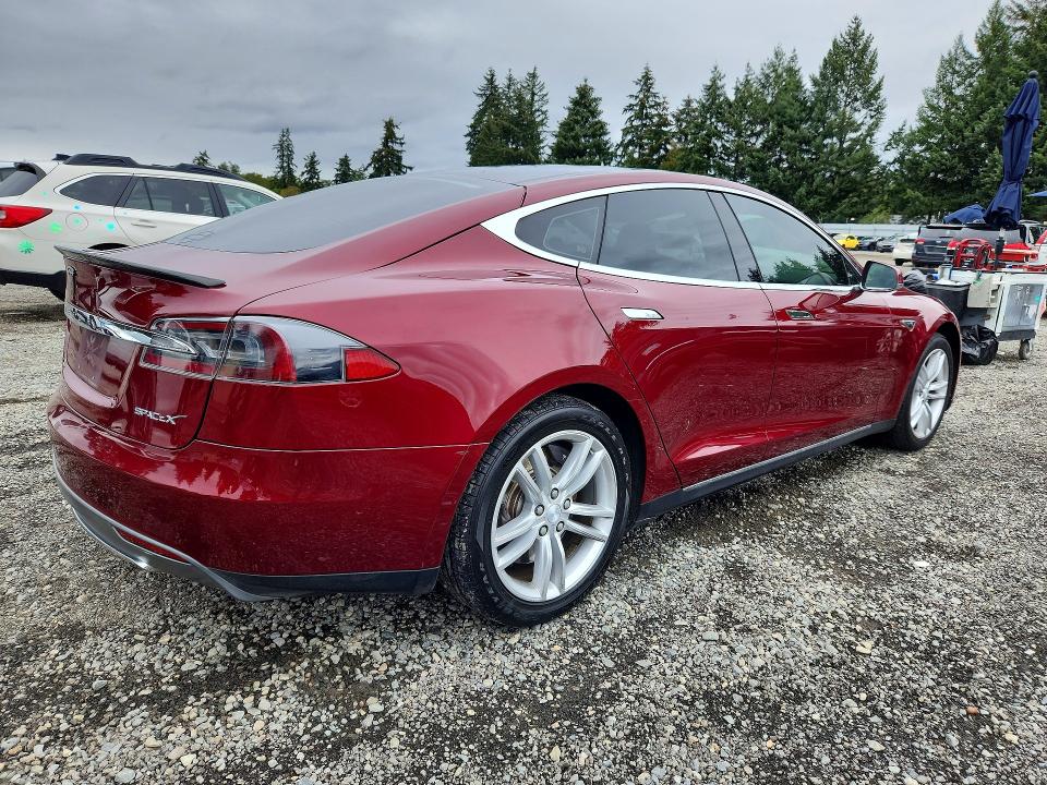 70708376 :رقم المزاد ، 5YJSA1DP9CFS00318 vin ، 2012 Tesla Model S مزاد بيع