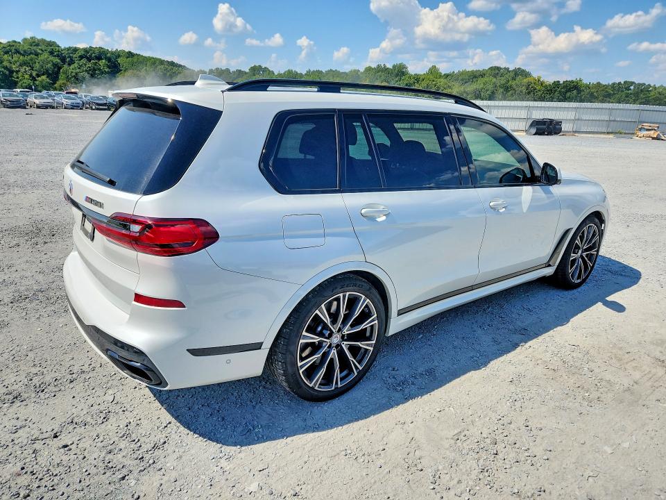 67640526 :رقم المزاد ، 5UXCX6C0XN9M42616 vin ، 2022 Bmw X7 مزاد بيع
